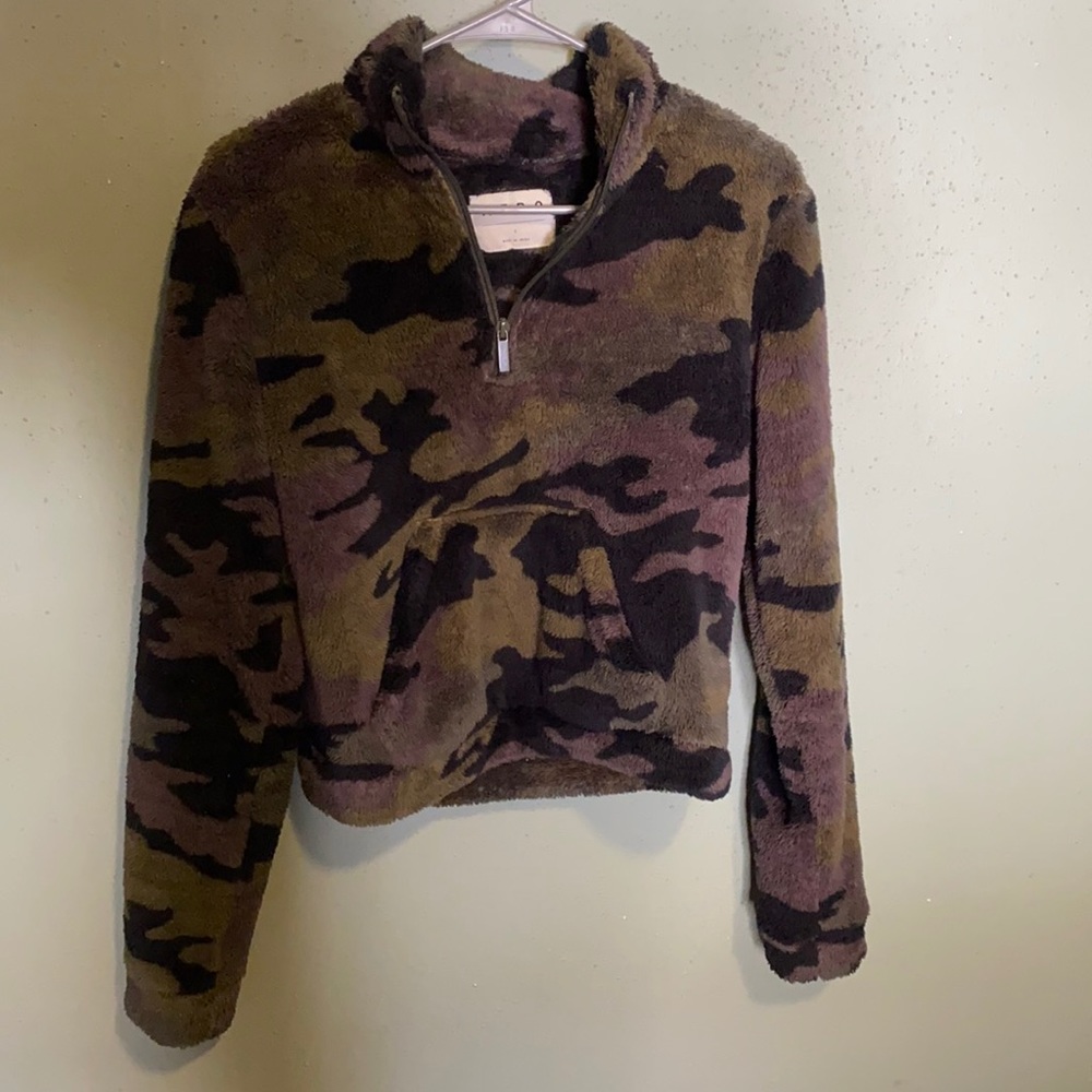 Small Aeropostale camo “fluffy” sweater